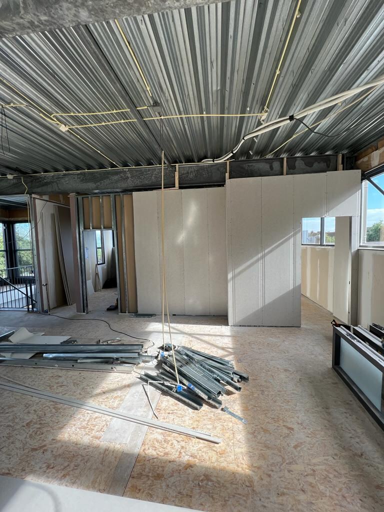 Framing van nieuwe wanden in metal stud